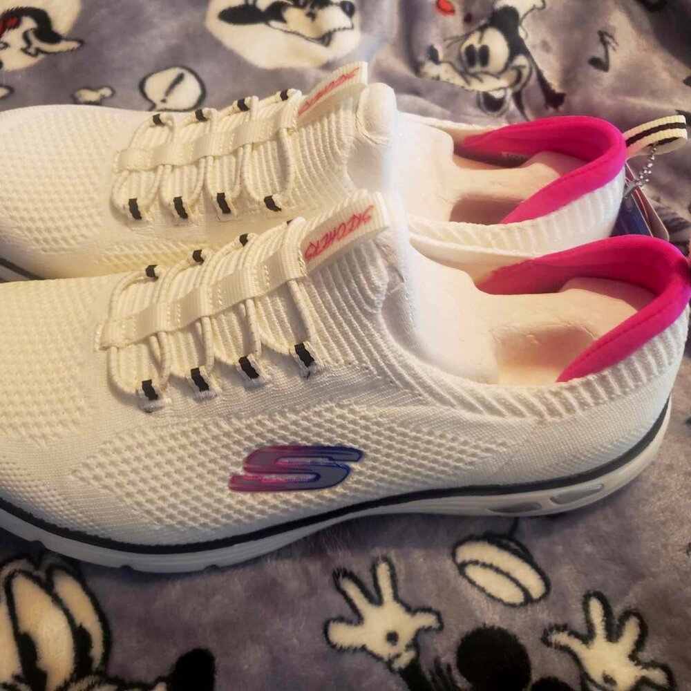 Skechers Sports Relaxed Fit Empire Dlux Size 7.5 New With Tags